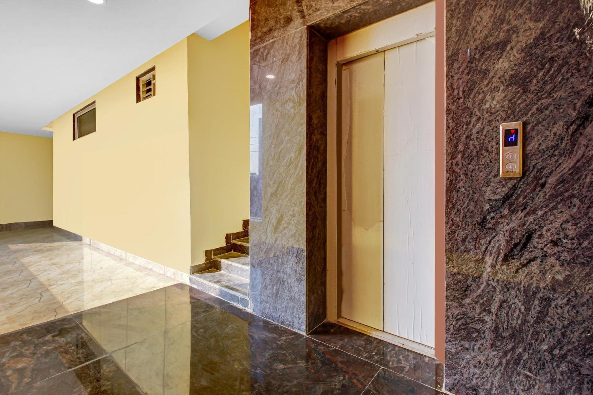 Hotel O Ab Residency Near Miraj Cinemas - Shalini Shivani 3*