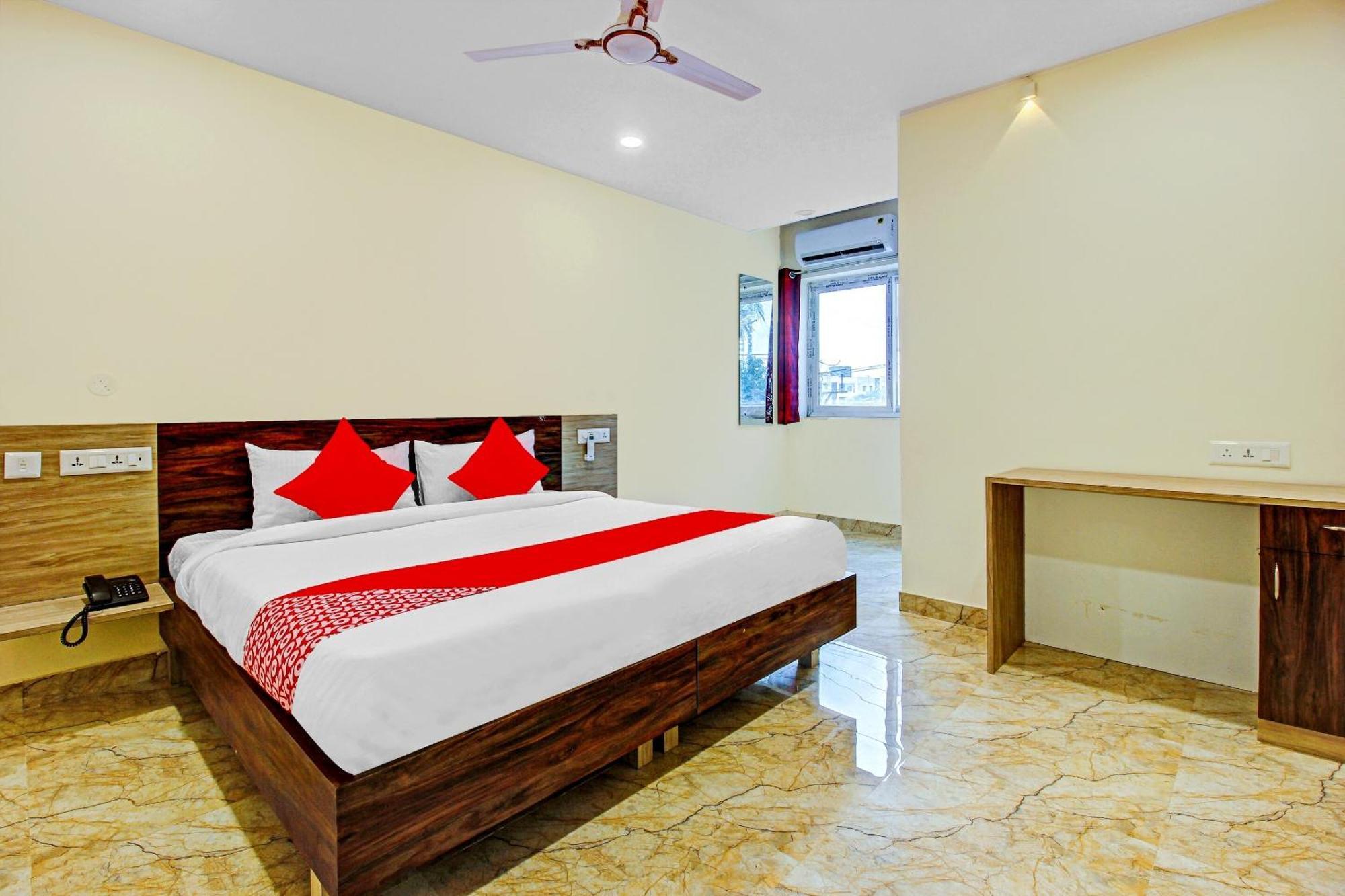 O Ab Residency Near Miraj Cinemas - Shalini Shivani Hotel